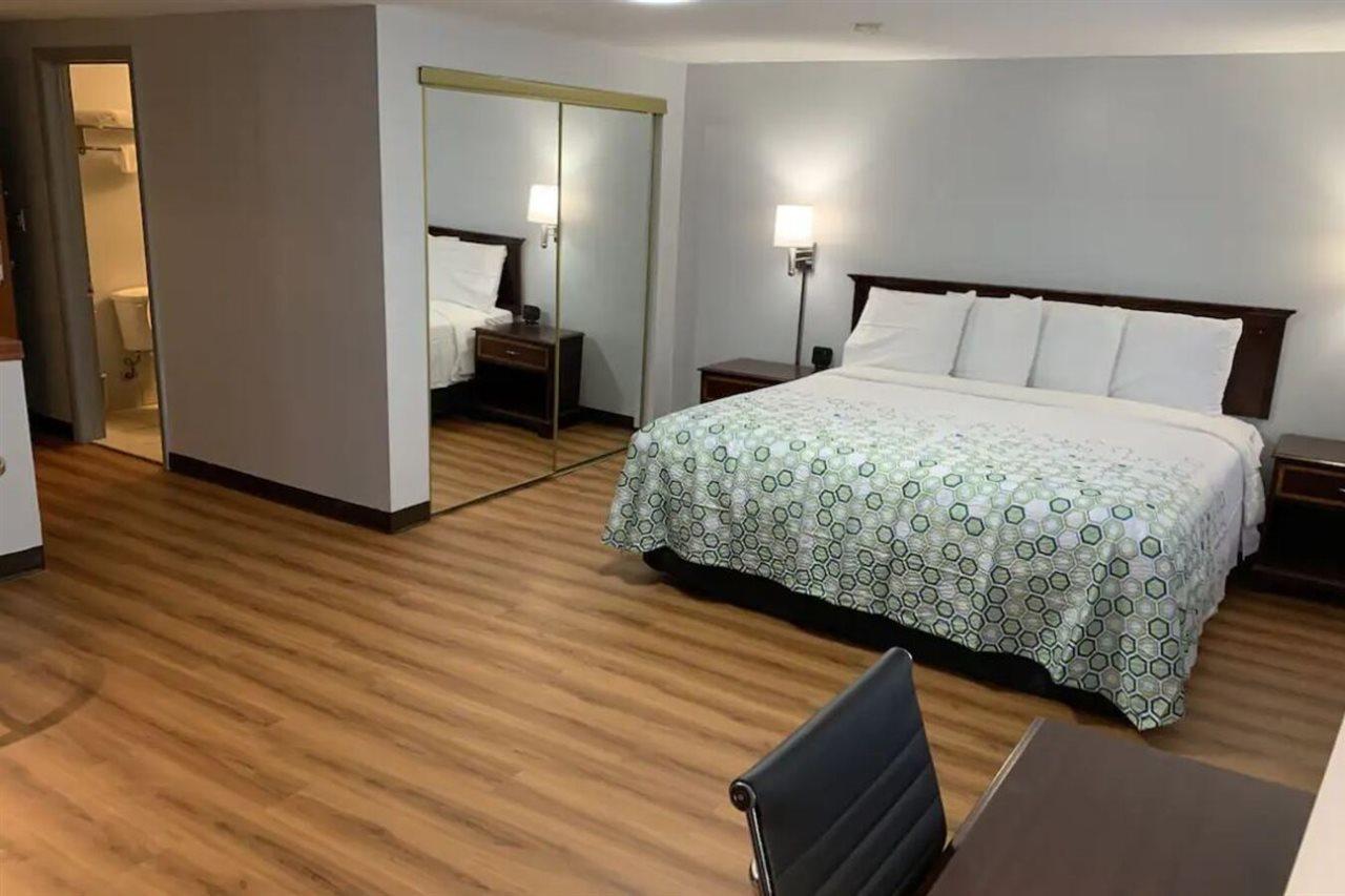 Econo Lodge Inn & Suites Denver Exteriér fotografie