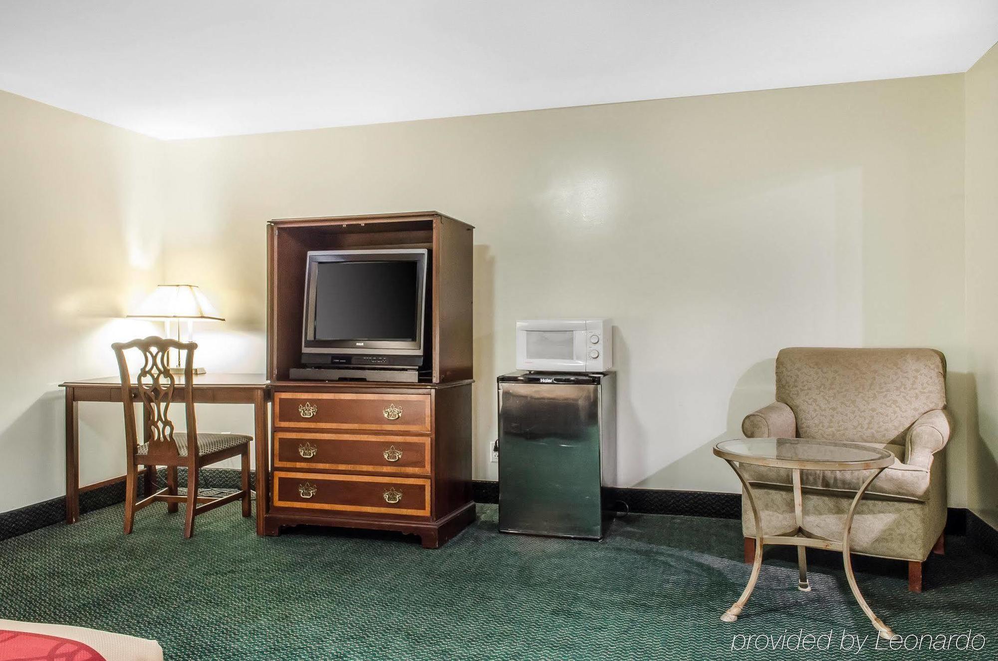 Econo Lodge Inn & Suites Denver Exteriér fotografie