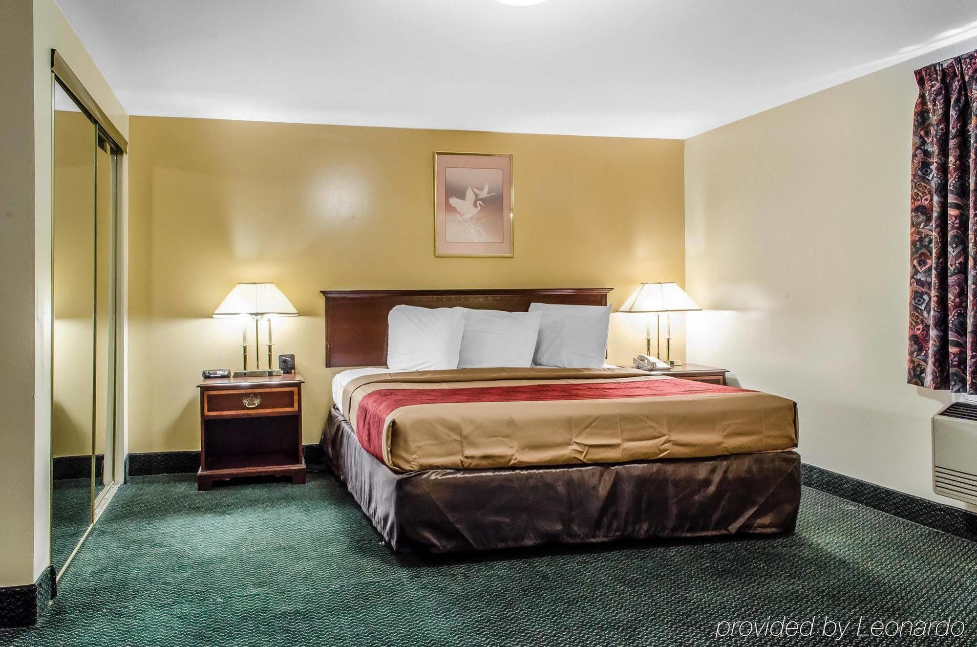 Econo Lodge Inn & Suites Denver Exteriér fotografie