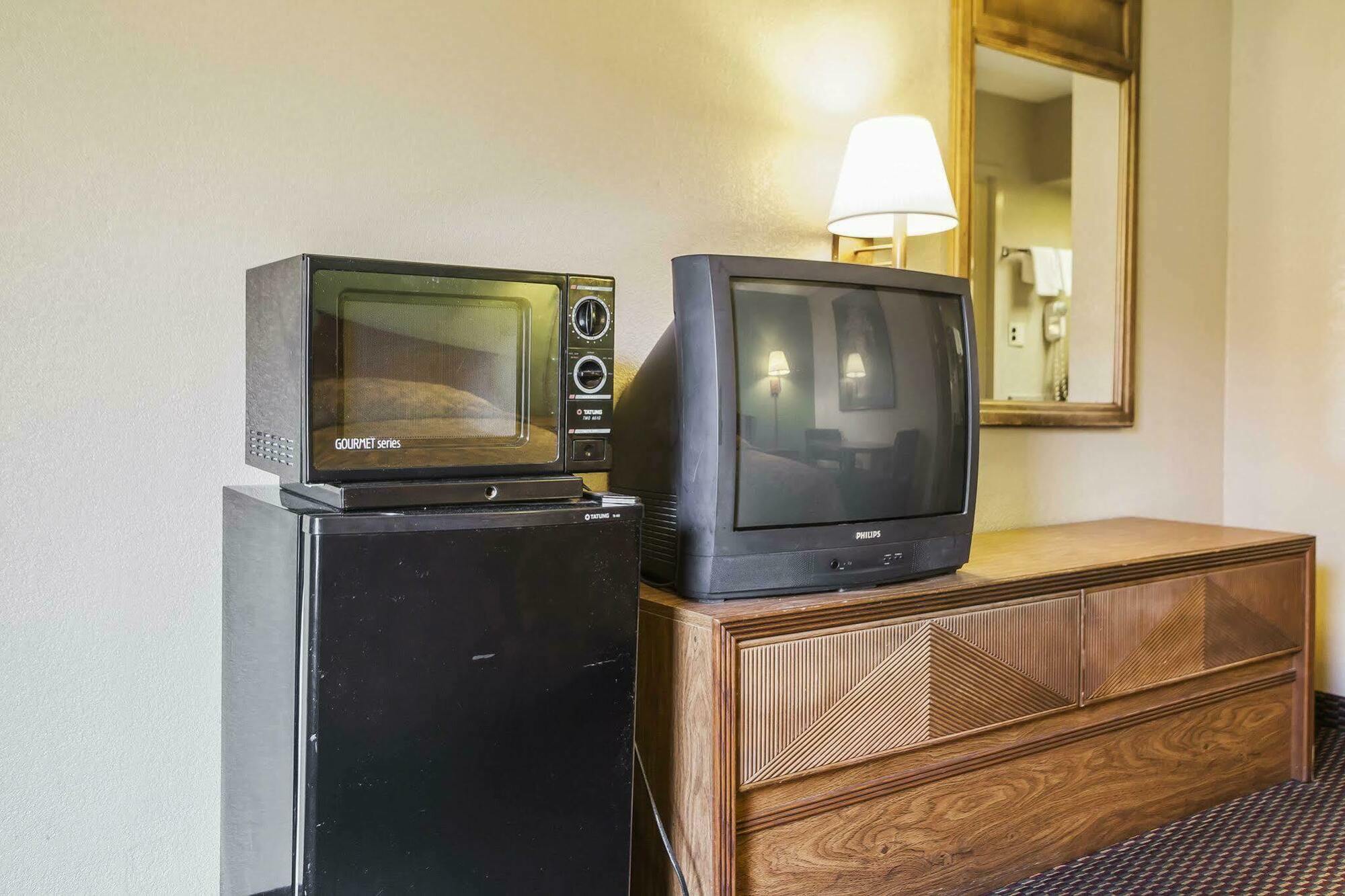 Econo Lodge Inn & Suites Denver Exteriér fotografie