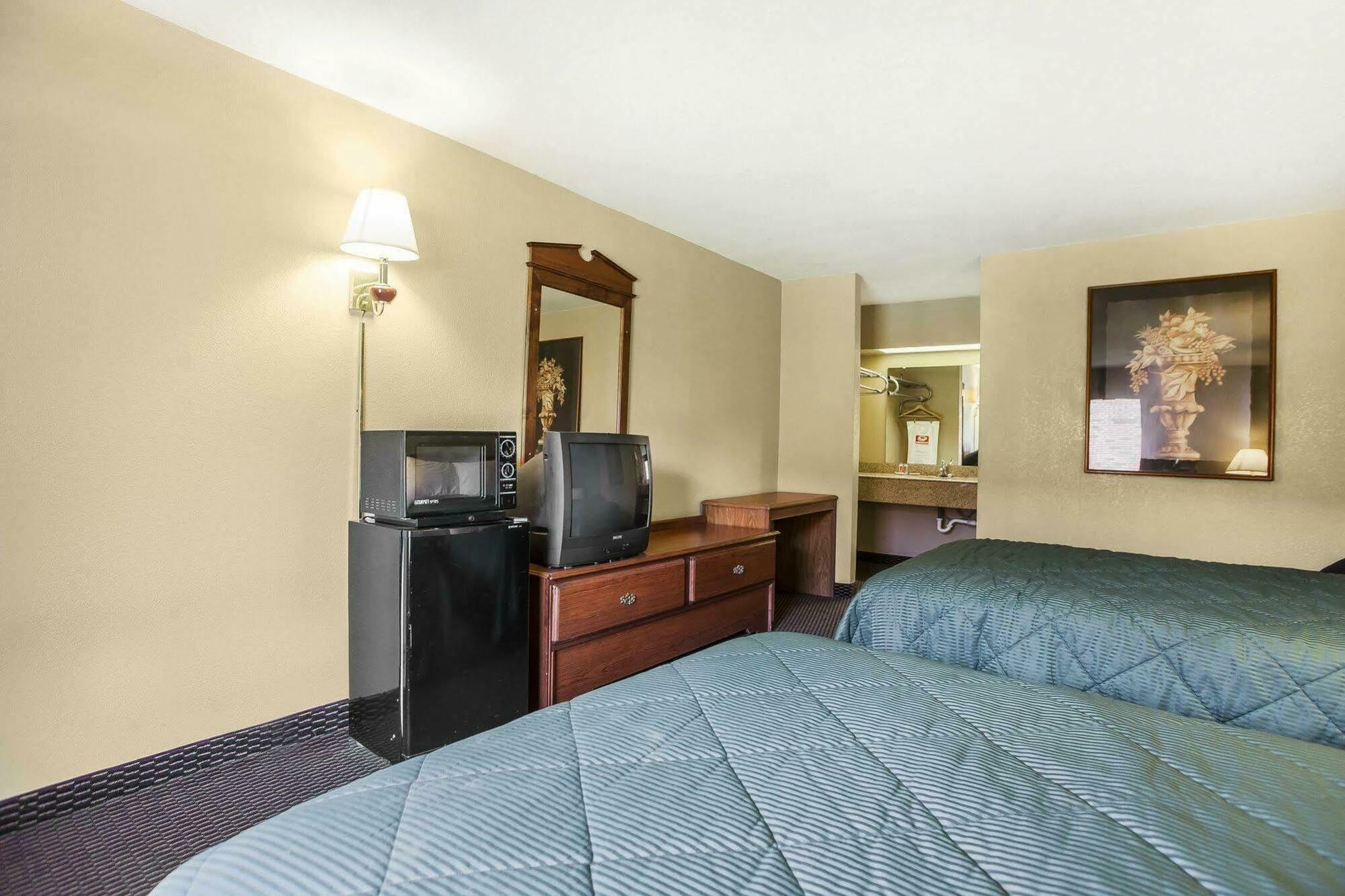 Econo Lodge Inn & Suites Denver Exteriér fotografie